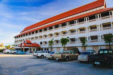 בית מלון כפרי Amornsukhothai