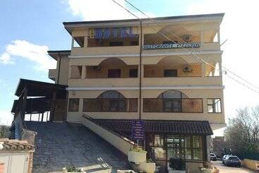 فندق La Falconara