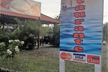 فندق Los Troncos