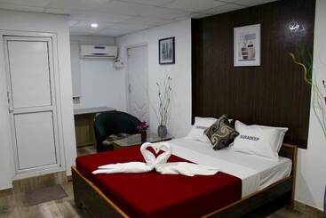 Отель Suradeep Residency