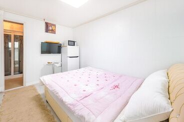 Geoje Forest Morning Spa Pension