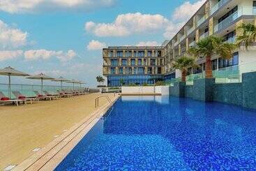 Beach Bay Hotel Mirfa