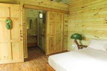 تختخواب و صبحانه Forest Lodge