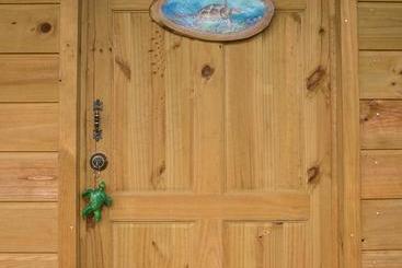 تختخواب و صبحانه Forest Lodge