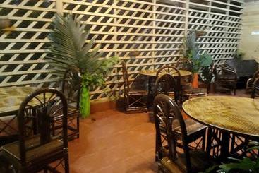 تختخواب و صبحانه Forest Lodge
