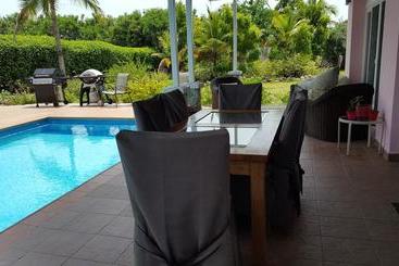 צימר Pink Palace Panama