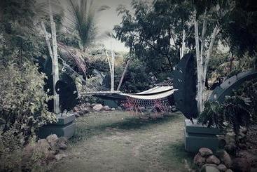 تختخواب و صبحانه Pink Palace Panama