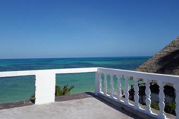 تختخواب و صبحانه Villa Mina Beachhouse