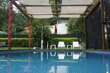 فندق Relax Inn Suites