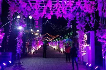 هتل Saffron Crest