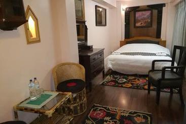 تختخواب و صبحانه Green Tara Heritage Home