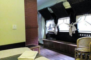 تختخواب و صبحانه Green Tara Heritage Home