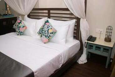 Hotell Sinq Beach Morjim