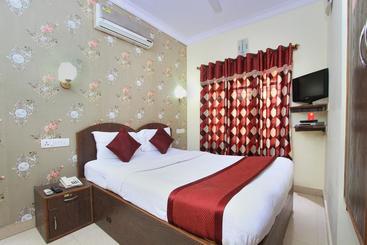 Oyo 7728 Hotel Nayaab Comforts