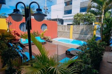 Bonabrigo Hostel & Suites