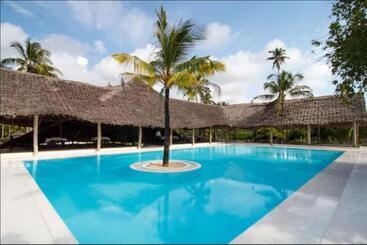 فندق Blue Moon Resort