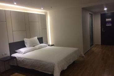 هتل Hi Inn Xuzhou Greenland Business City