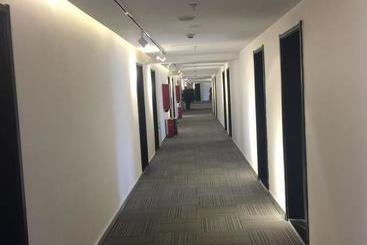 هتل Hi Inn Xuzhou Greenland Business City