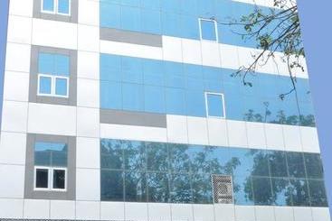 בית מלון כפרי Pagoda Resorts Inn