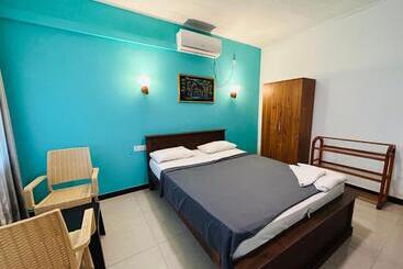 هتل Ritz Gate Kalutara