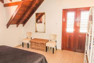 تختخواب و صبحانه Landhuis Belnem Bonaire