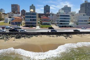 Alevines Playa El Emir Hostel & Suites