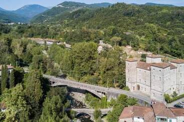 Отель Castello Di Pontebosio Luxury Resort