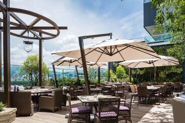 هتل Hyatt Centric Victoria Harbour