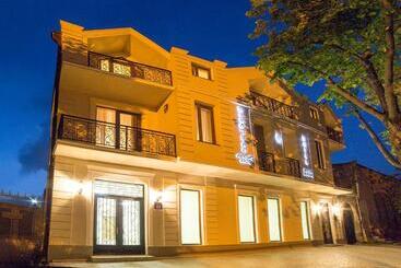 فندق Royal House