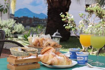 Pompei Hostel Deluxe