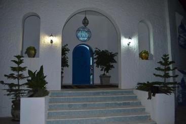 تختخواب و صبحانه Dar Salama