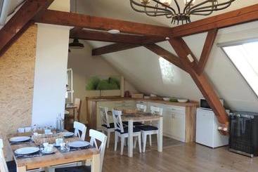 تختخواب و صبحانه Spring Inn