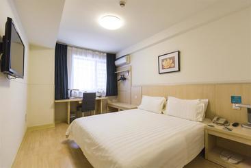 هتل Jinjiang Inn Yichun East Xiujiang Road Mingyue Bridge