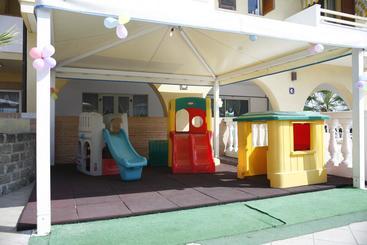 هتل Rivadoro Spiaggia Ombrellone E Lettini Piscina Parcheggio