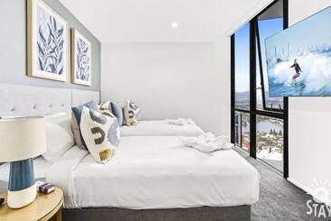 Circle On Cavill   Apartment Stay Private