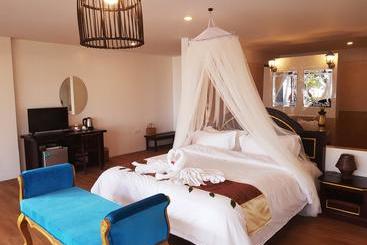 Coconut Island Resort