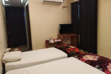 هتل Bottomhill Palace