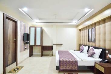 فندق Fab Prashant Deluxe