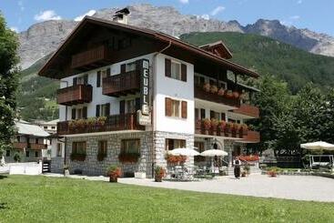 ホテル Meuble Cima Bianca Garni