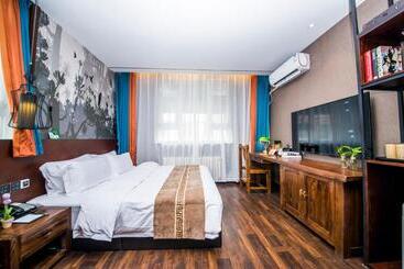 Mg Hotel St Michael S Cathedral, Qingdao