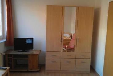 هتل Appartements Am Theater