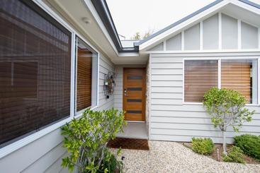 هتل Armidale Cottage   House 2