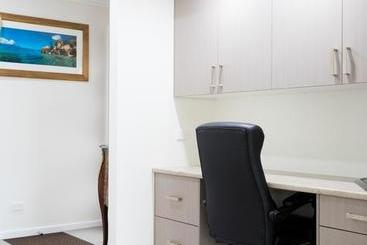 هتل Armidale Cottage   House 2