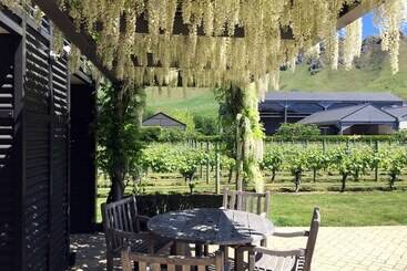 בית מלון כפרי Craggy Range Luxury Vineyard Retreat