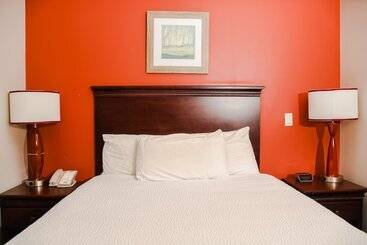 בית מלון כפרי Crest Inn And Suite