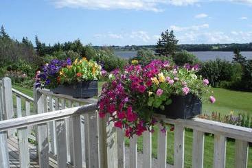 فندق Inn At St. Peters