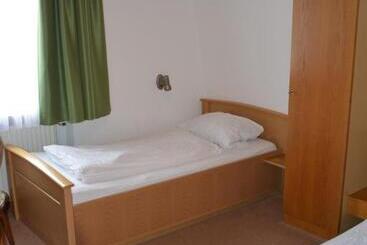 Отель Pension Hofmann Schmölzer