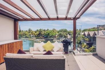 Отель West Island Resort