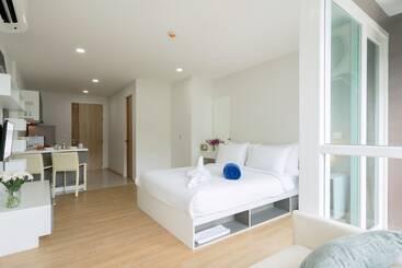 Ozone Condotel Kata Beach By Phr