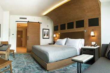 هتل Canopy By Hilton Dallas Uptown